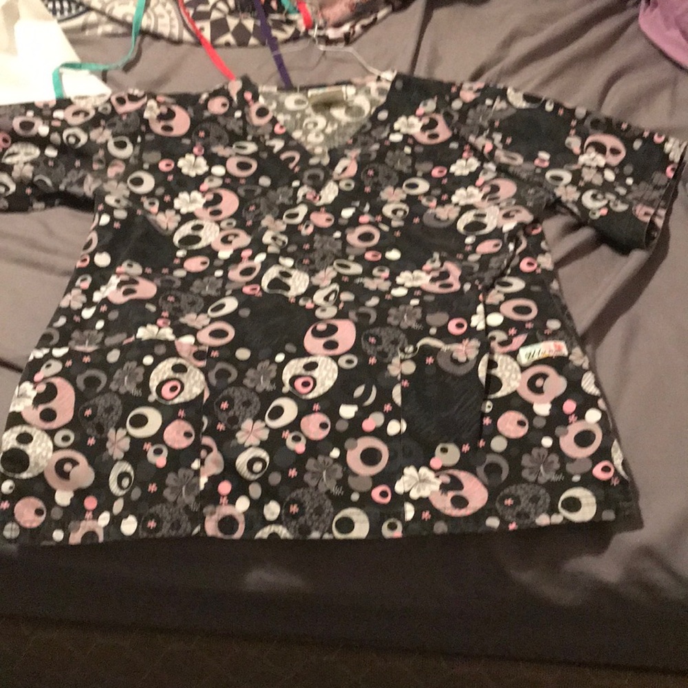 Scrub top